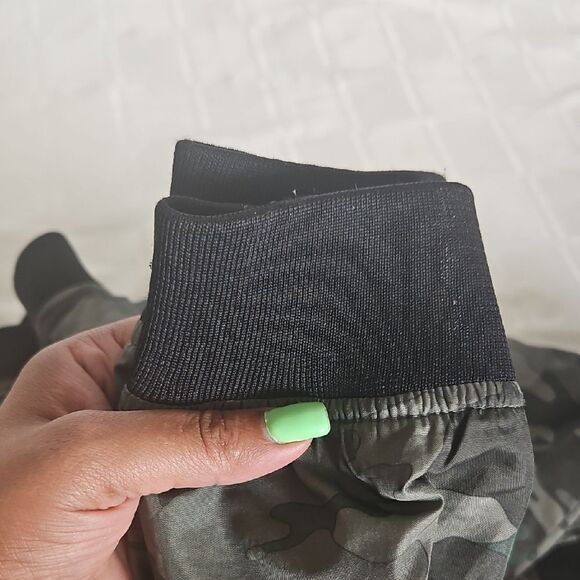 Old Navy Green Bomber Jacket with Ribbed Cuffs - Picture 10 of 16